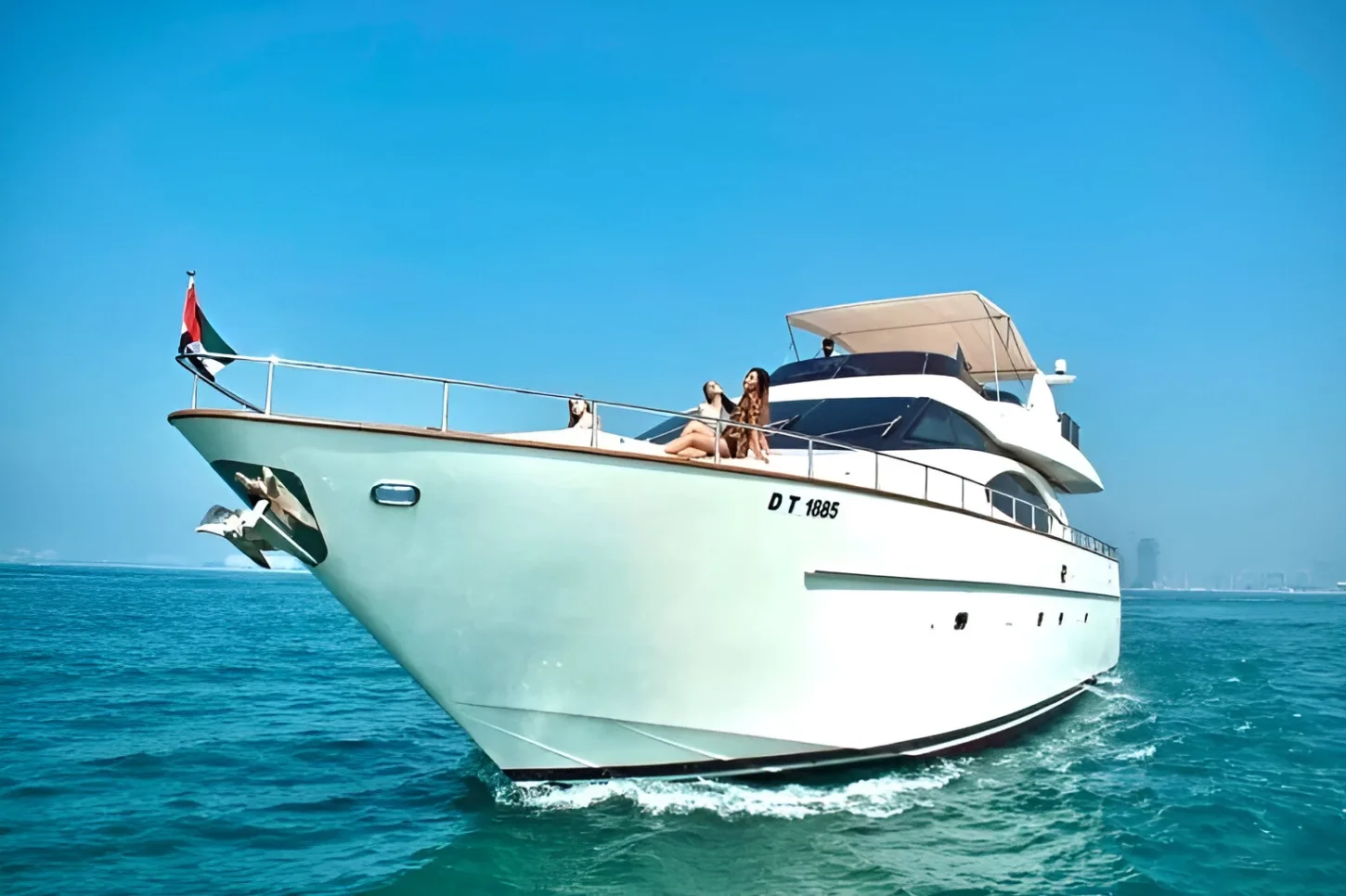 Azimut 80 Ft Yacht with Jacuzzi — 11