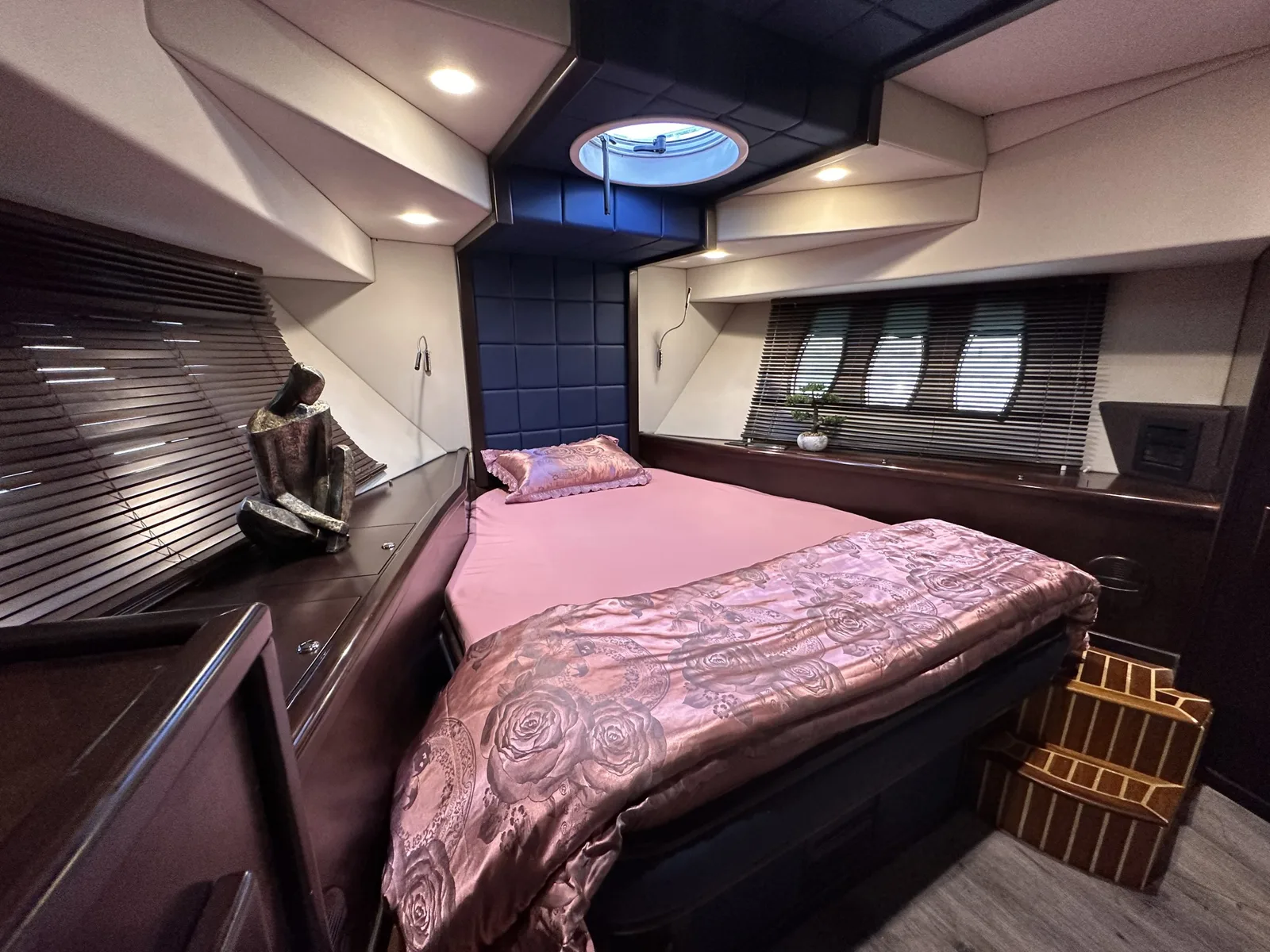Corporate 105 Ft Yacht — 6
