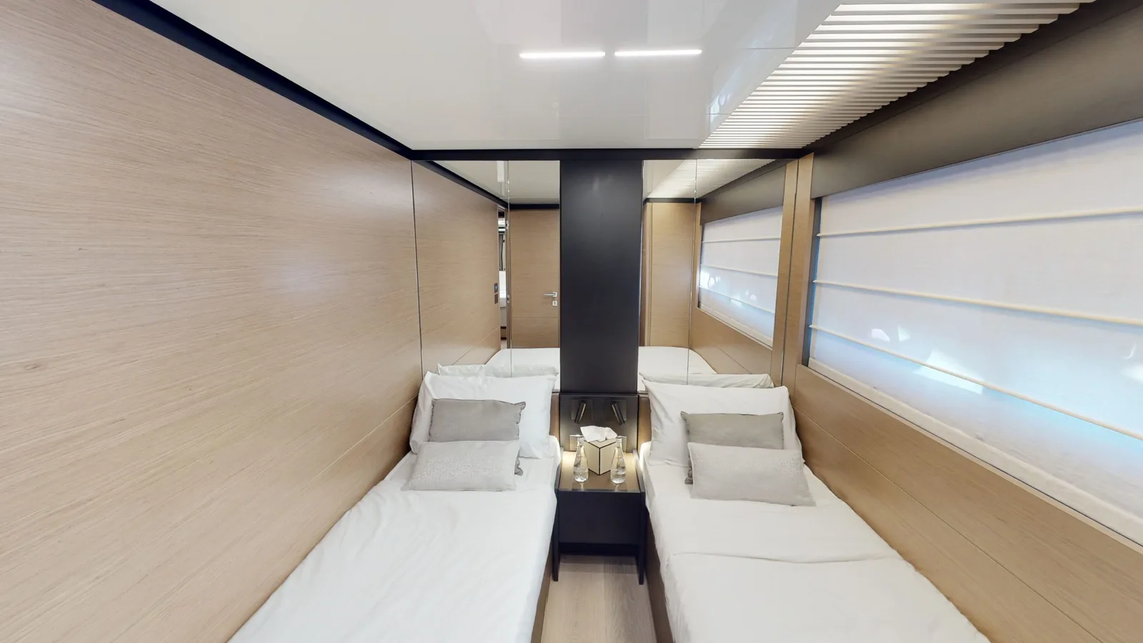 Ferretti 78 Ft Super Yacht — 2