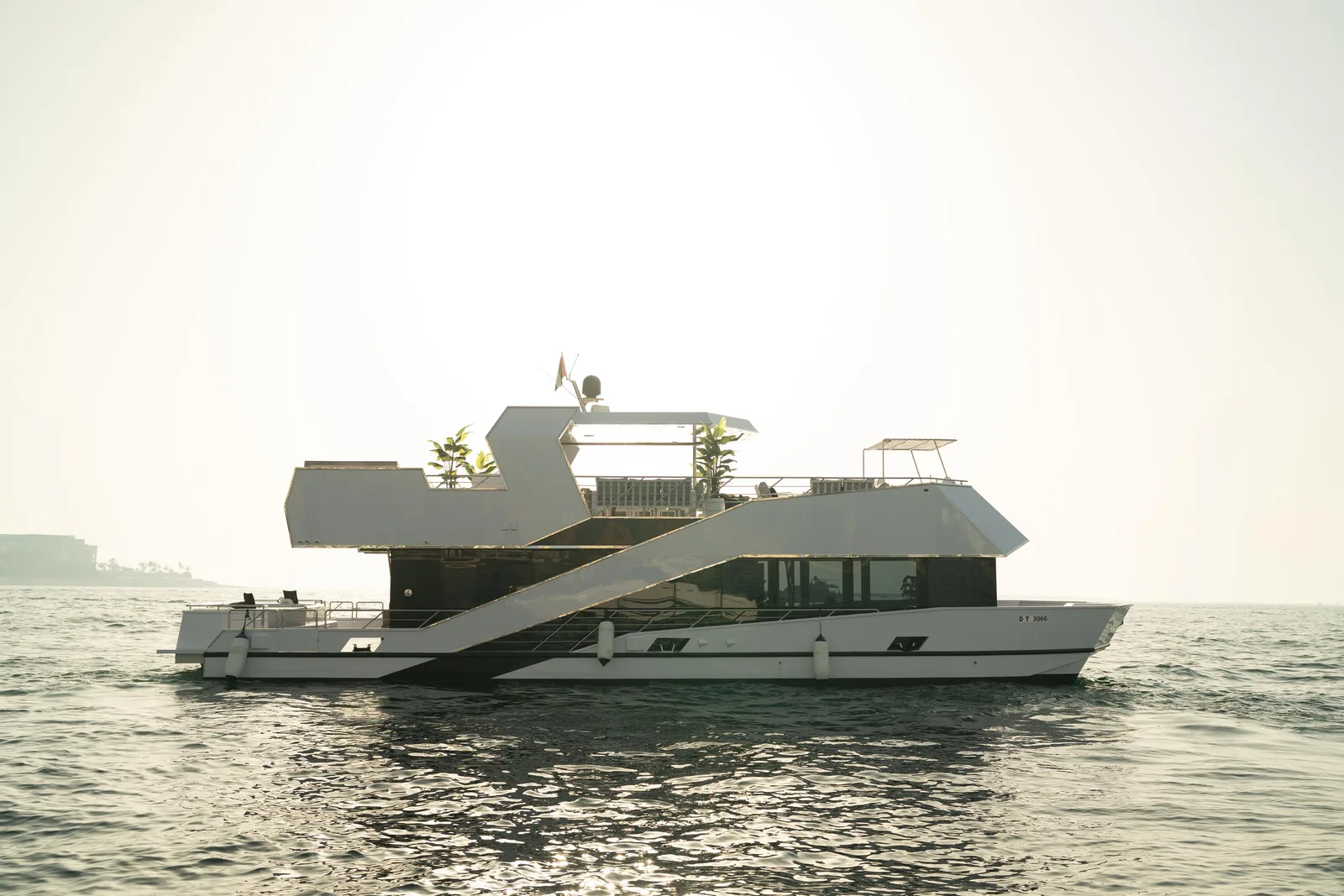 Floating 100 Ft Yacht — 2