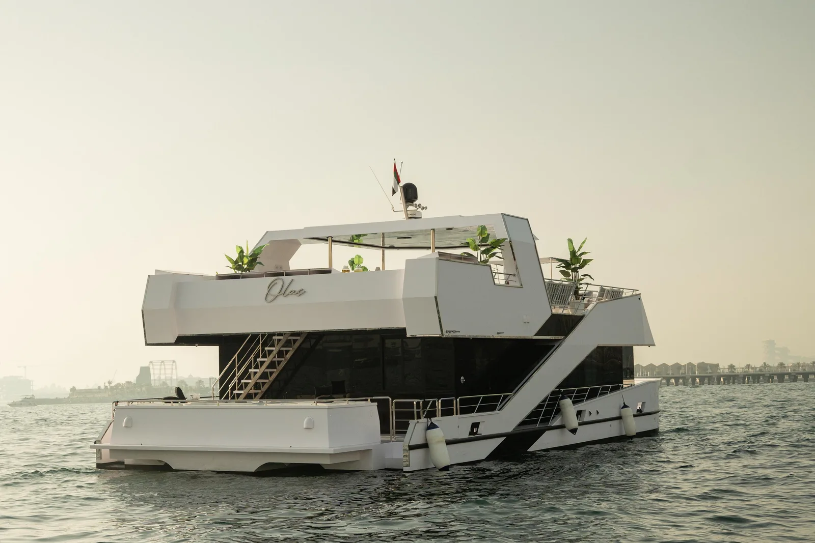 Floating 100 Ft Yacht — 9