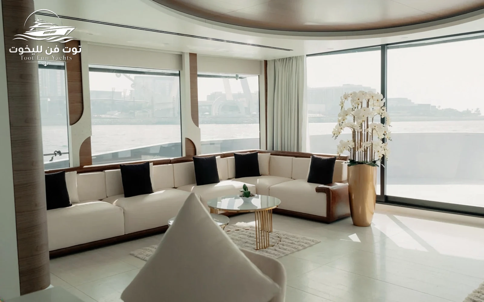 Floating 100 Ft Yacht — 2