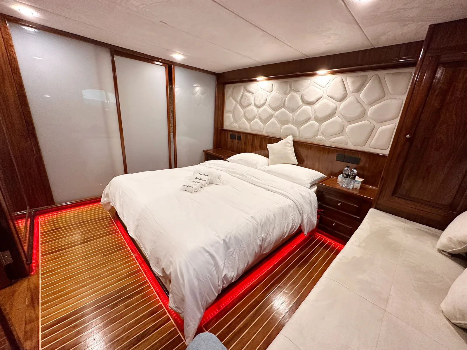 Italian 95 Ft Yacht — 2