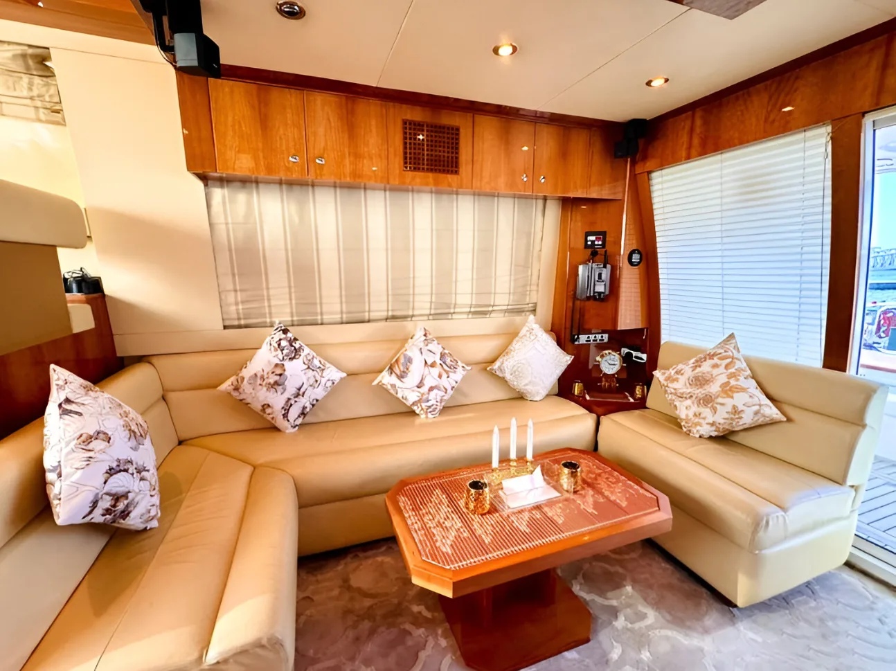Majesty 48 Ft Yacht — 3