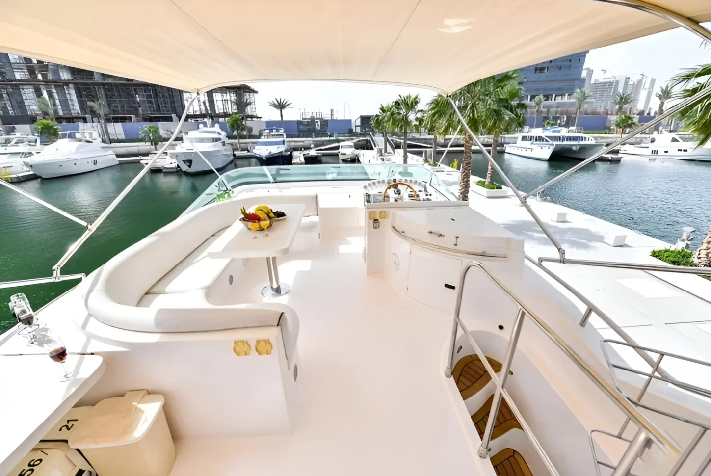 Majesty 66 Ft Yacht — 3