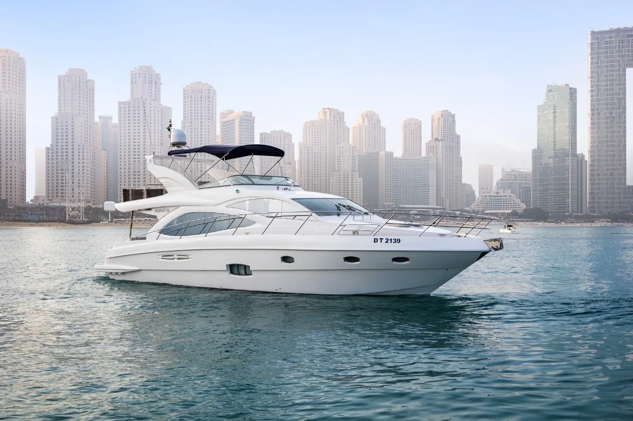 Majesty 66 Ft Yacht — 7