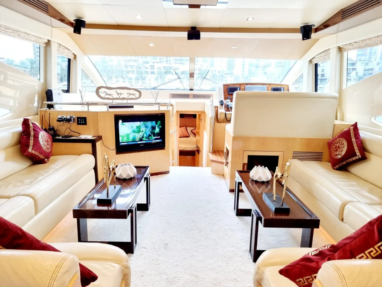 Majesty 66 Ft Yacht — 12