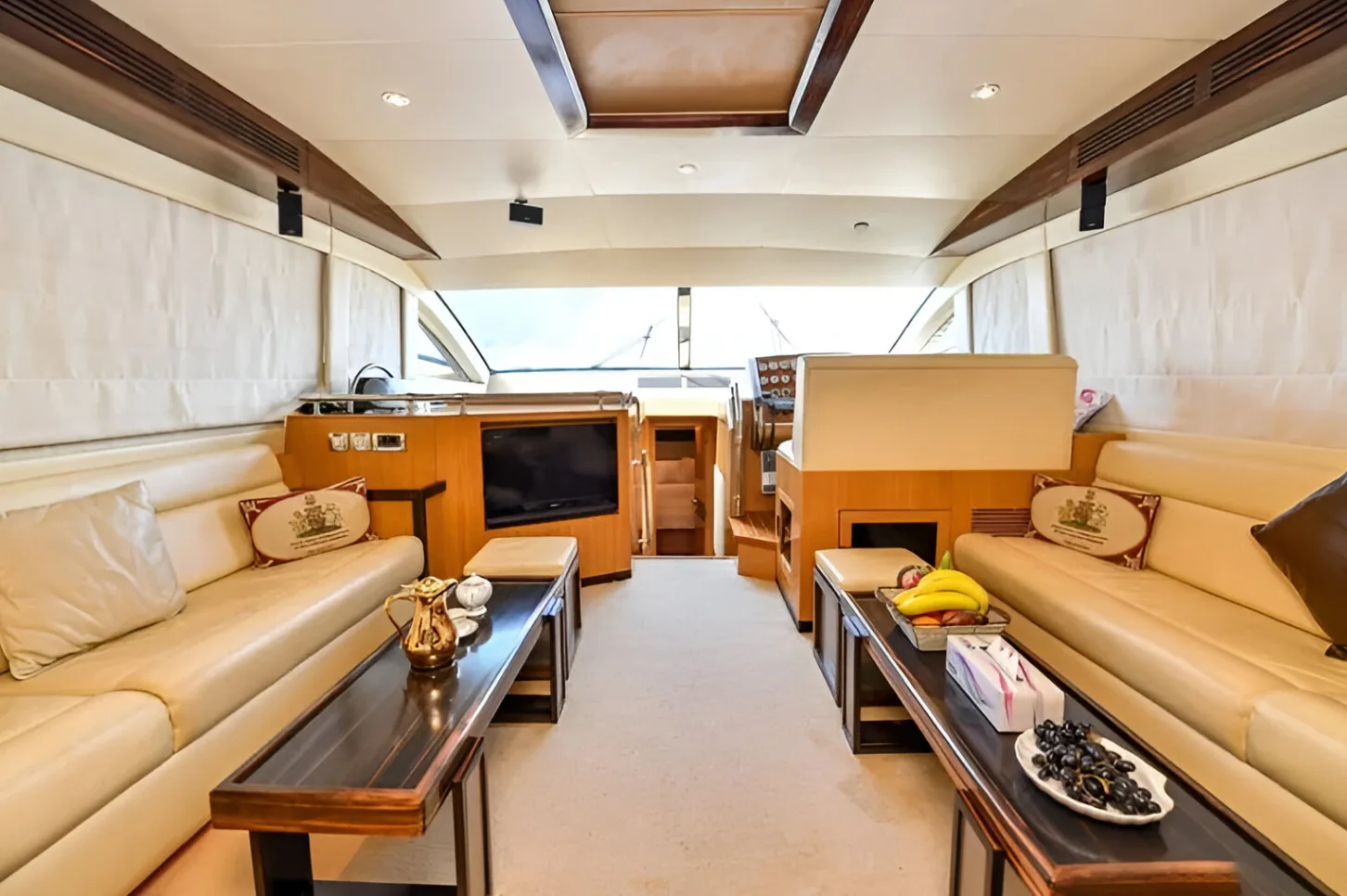 Majesty 66 Ft Yacht — 13