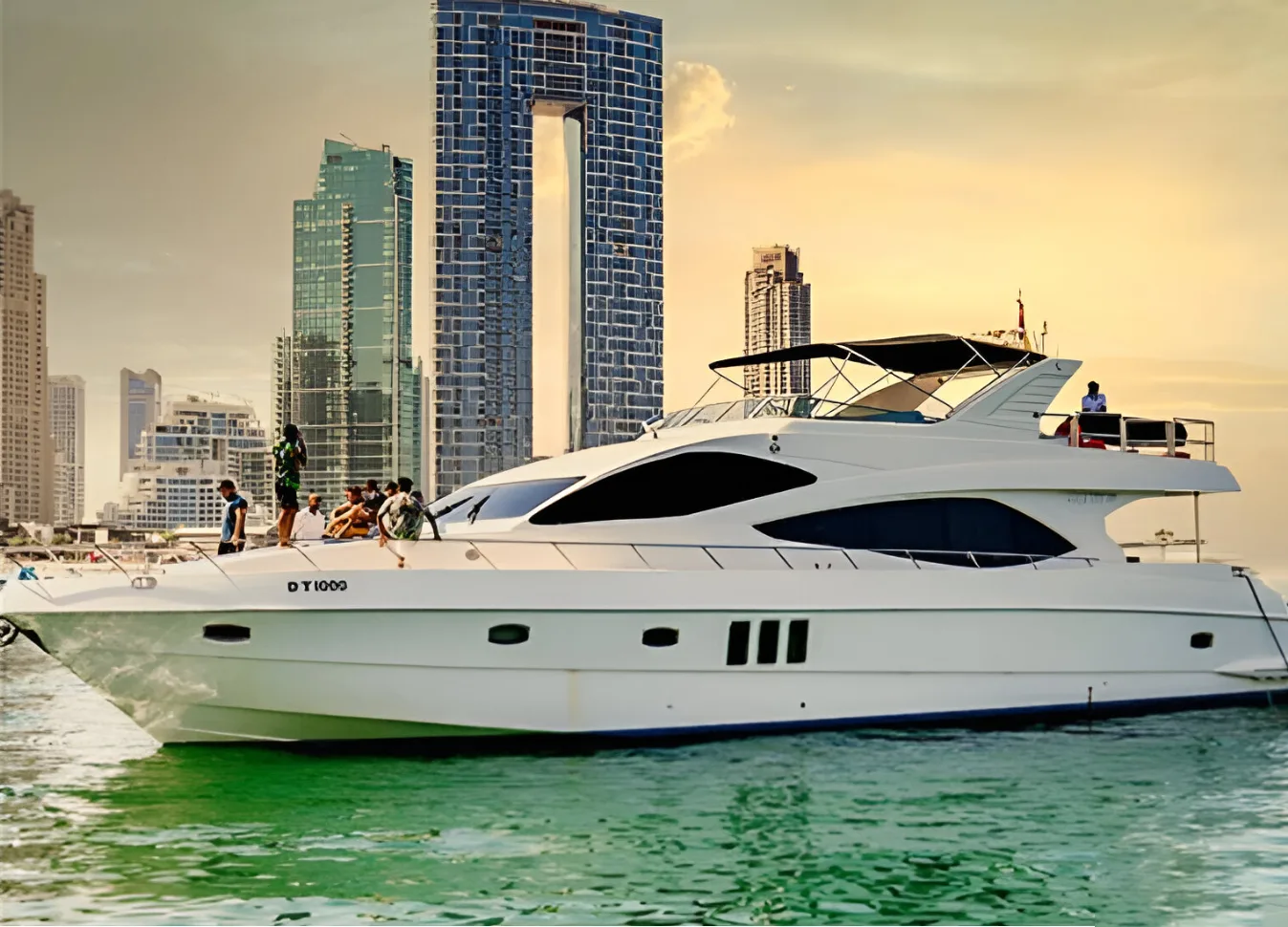 Majesty 70 Ft Yacht — 4