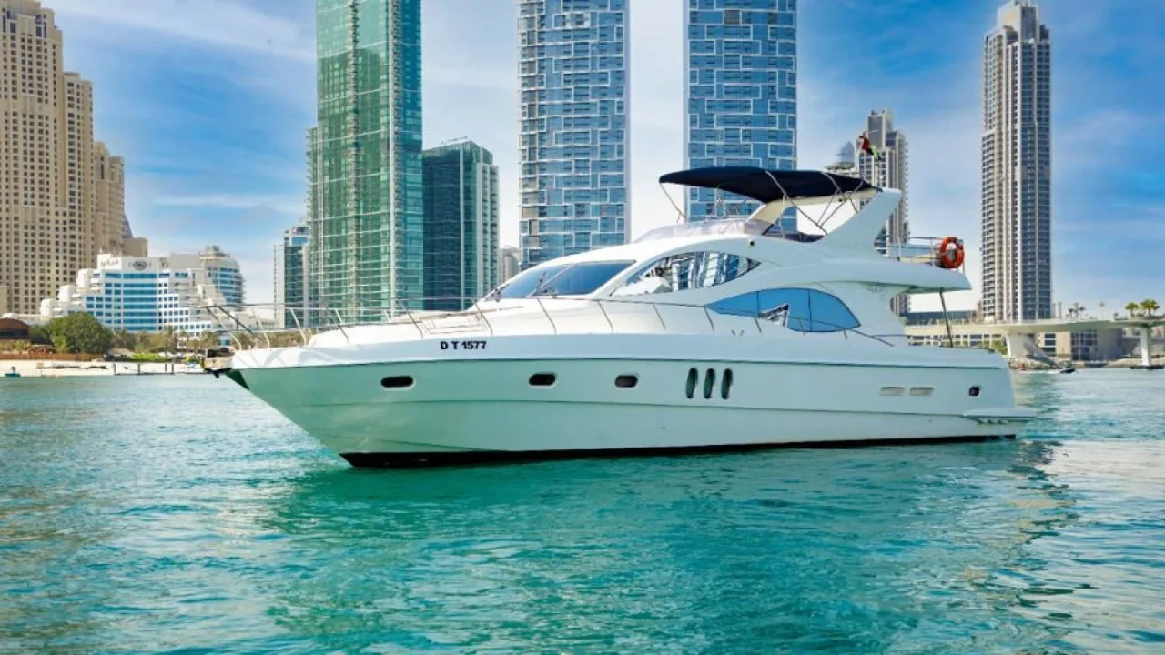 Majesty 70 Ft Yacht — 12