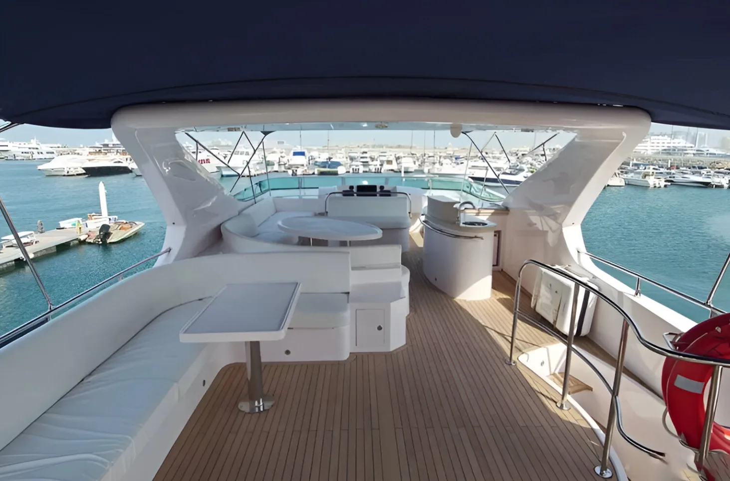 Majesty 88 Ft Yacht — 8