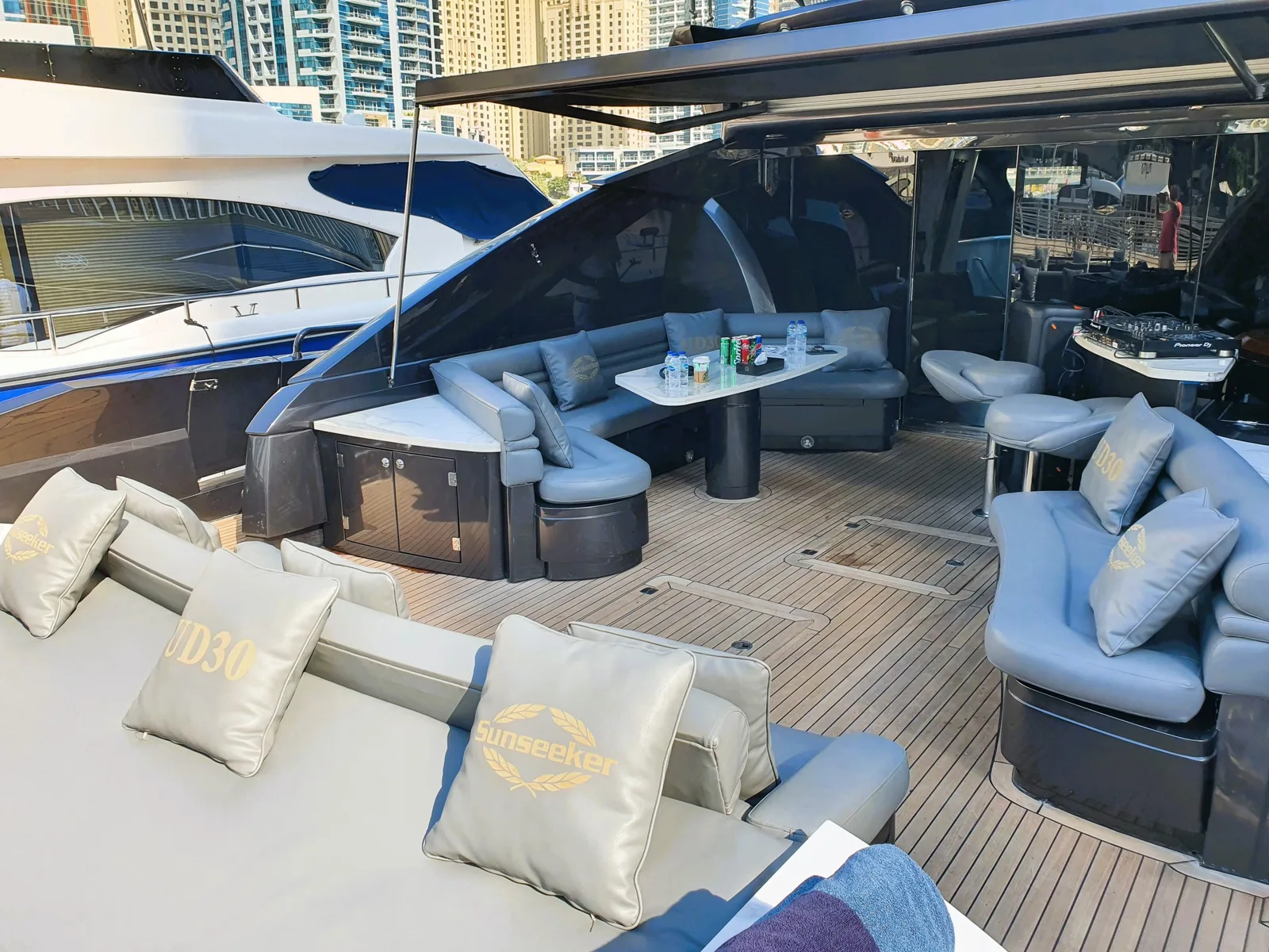 Sunseeker 95 Ft Super Yacht — 3