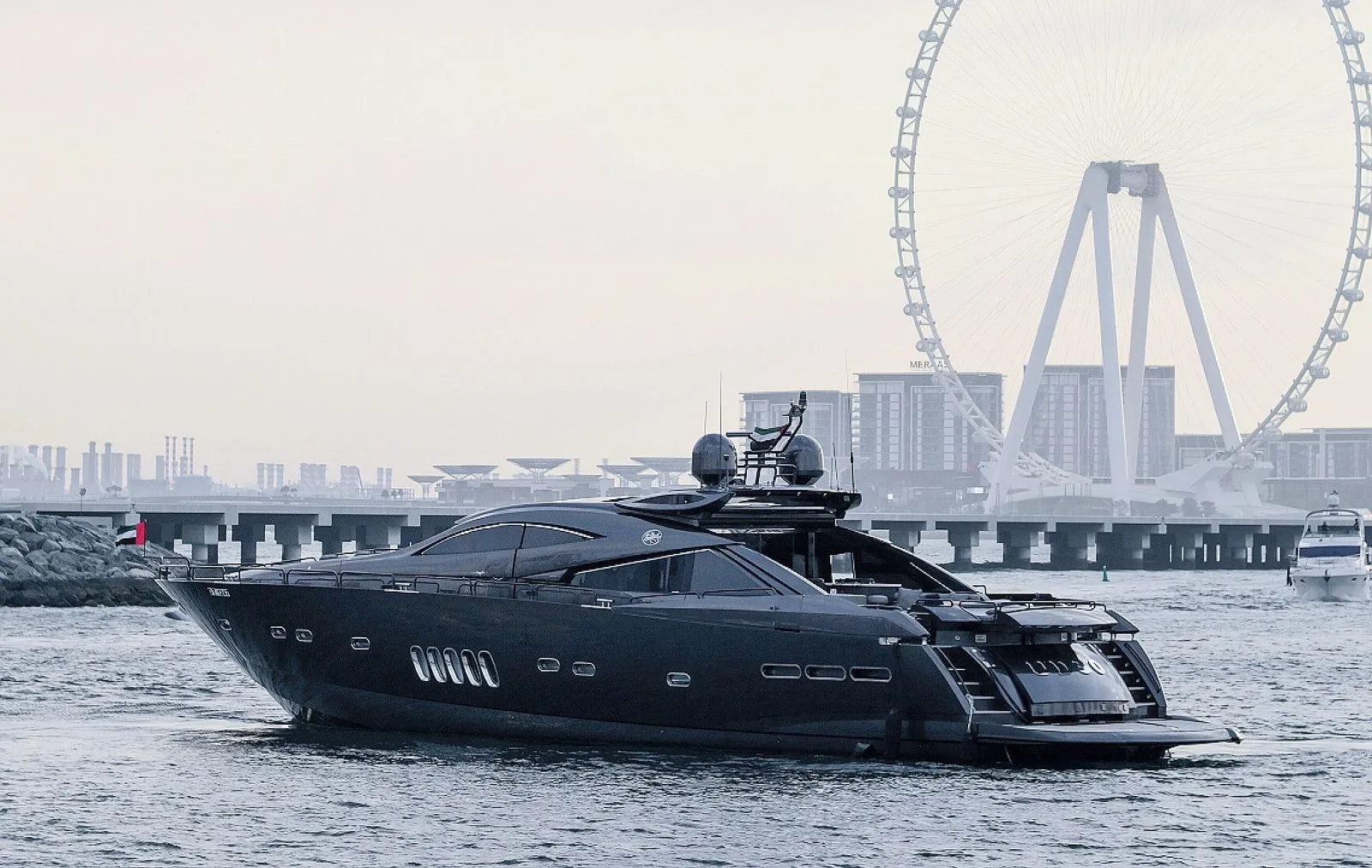 Sport Yacht vs Superyacht Dubai — A Simple Guide